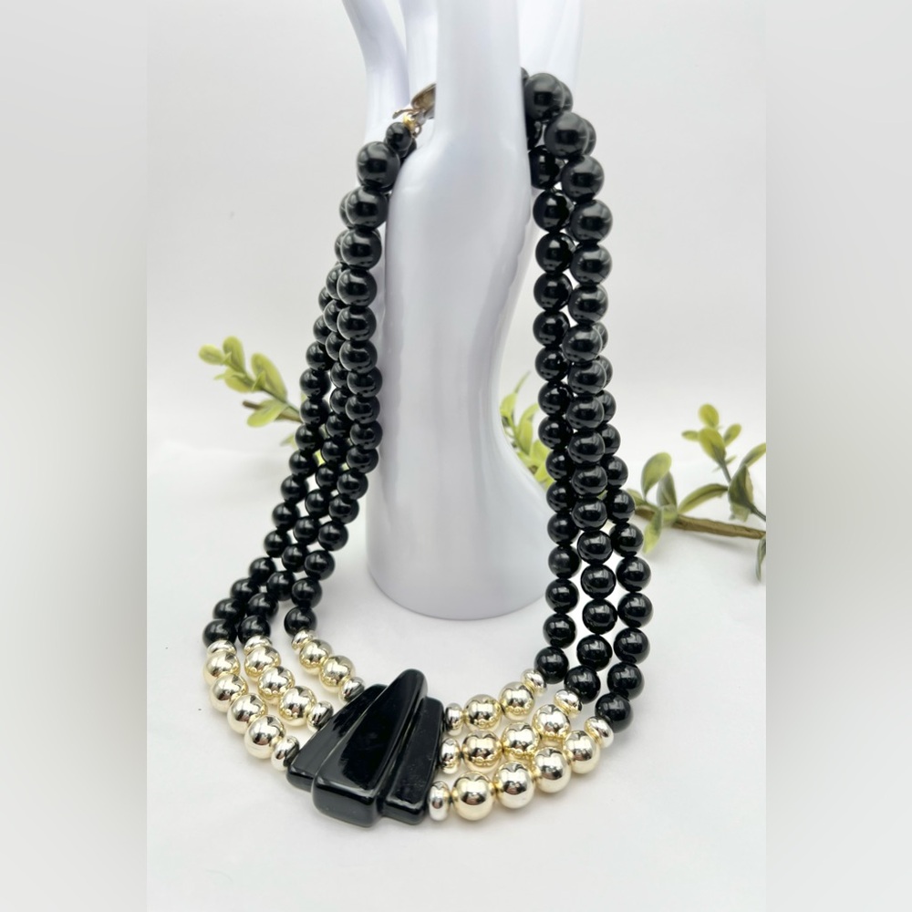 VINTAGE LUCITE LAYERED NECKLACE